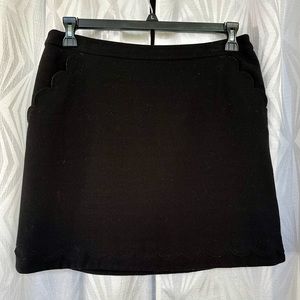 Banana Republic black mini skirt with scallop detail, size 8